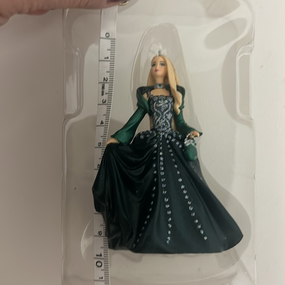 NWT Barbie collector’s series Celebration ornament special 2004 edition - Picture 4 of 15